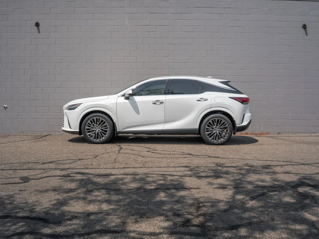 Used 2023 White Lexus 350 Luxury image 2