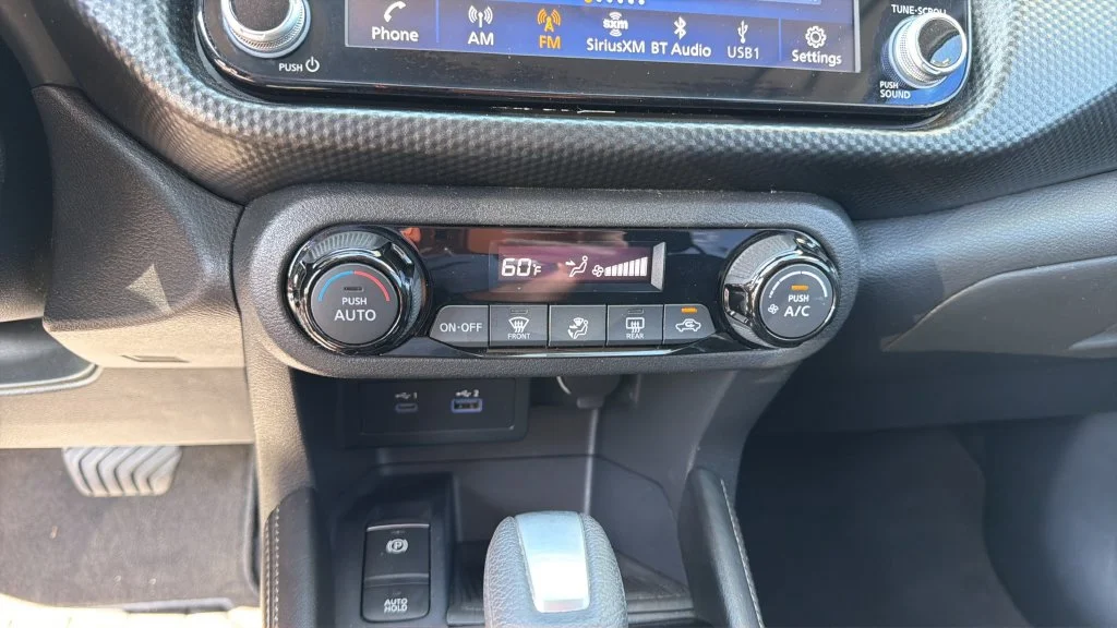 Used 2021 Red Nissan SV Xtronic CVT image 29