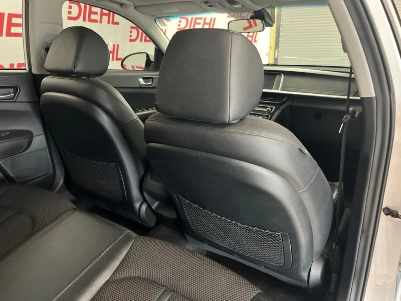 Used 2020 White Kia S image 11