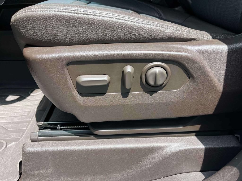 Certified Used 2020 WHITE FROST TRICOAT GMC Denali image 27