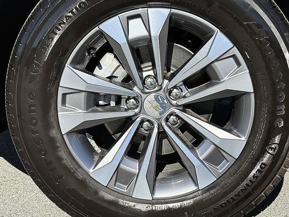 Used 2026 Sterling Gray Metallic Chevrolet FWD LT image 8
