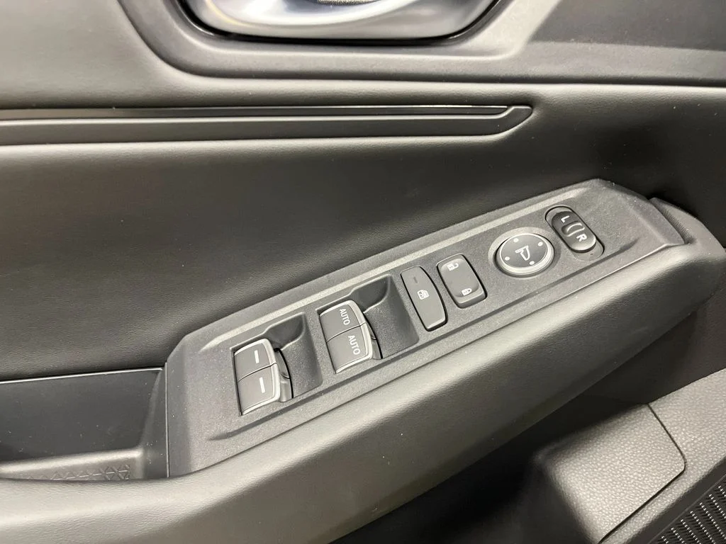 New 2026 Solar Silver Metallic Honda SE image 13