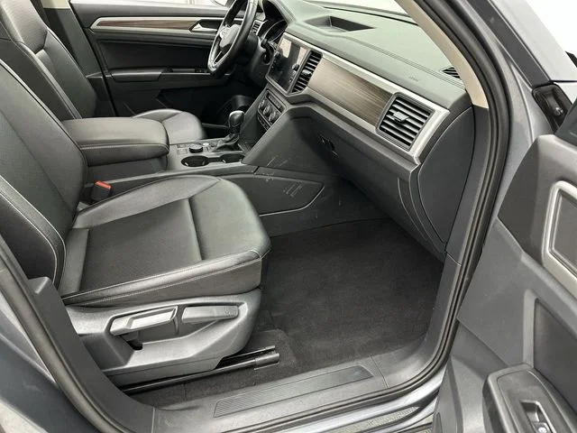 Used 2021 Gray Volkswagen 3.6L V6 SE w/Technology image 24