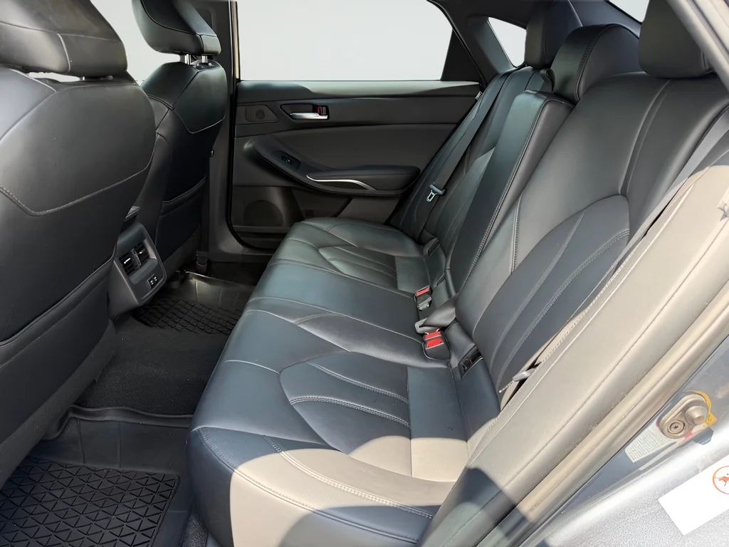 Used 2019 Gray Toyota XLE image 21