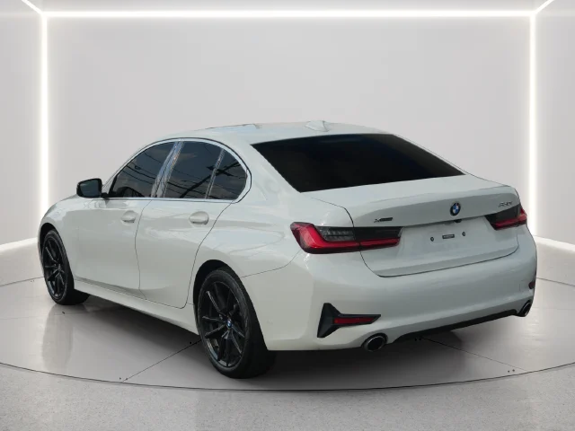 Used 2021 White BMW 330i xDrive image 3