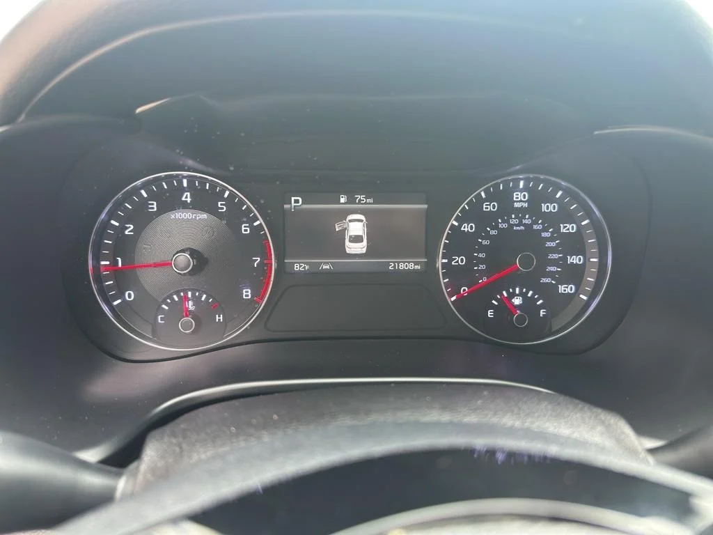 Used 2024 Aurora Black Kia LX image 9