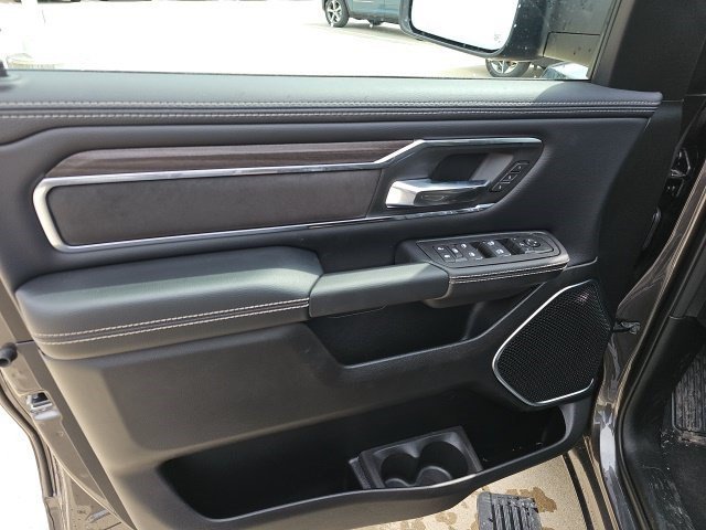 New 2026 Granite Crystal Metallic Clearcoat Ram Laramie image 15