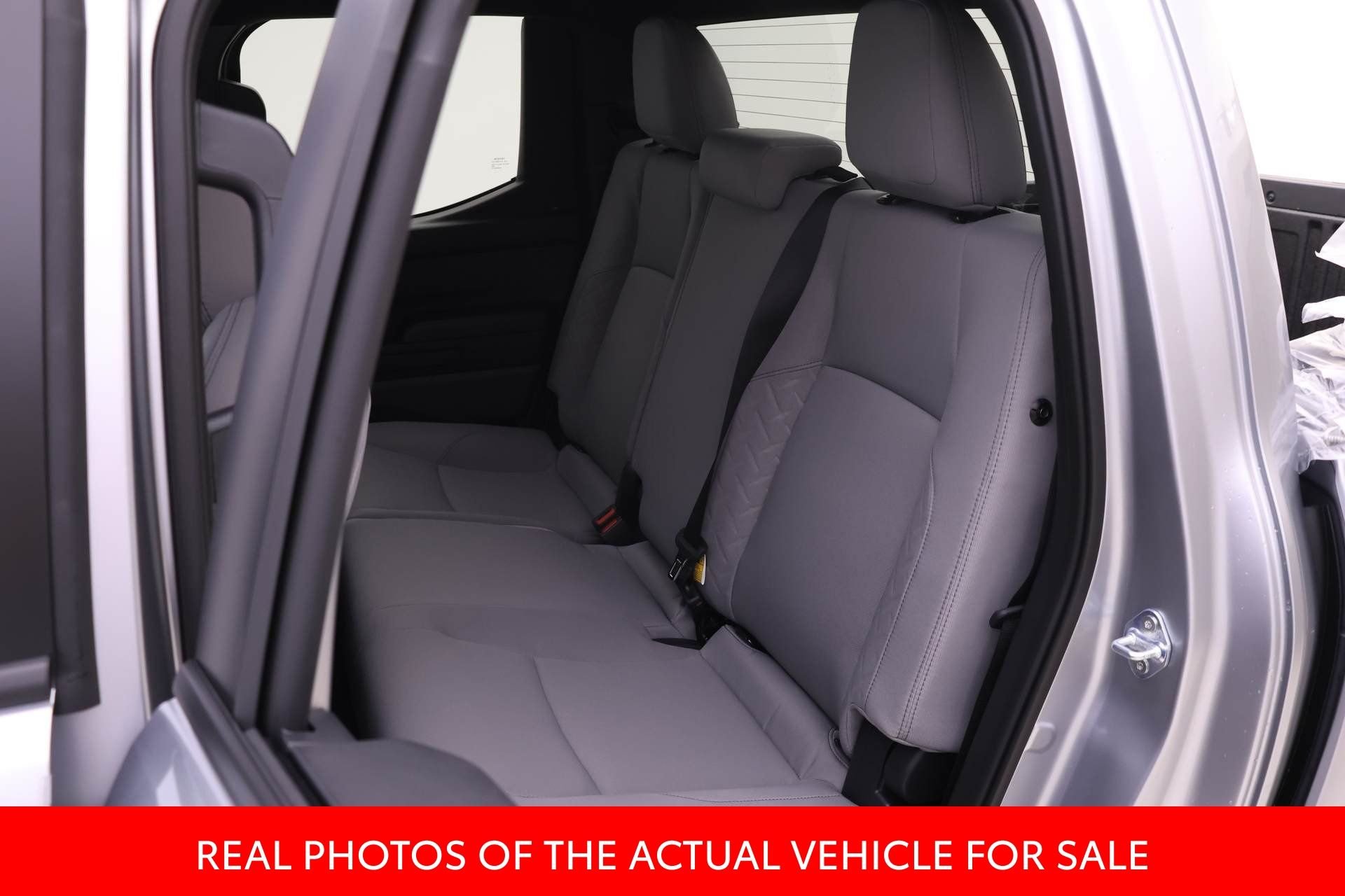 2025 Toyota Tacoma SR5 - Photo 10