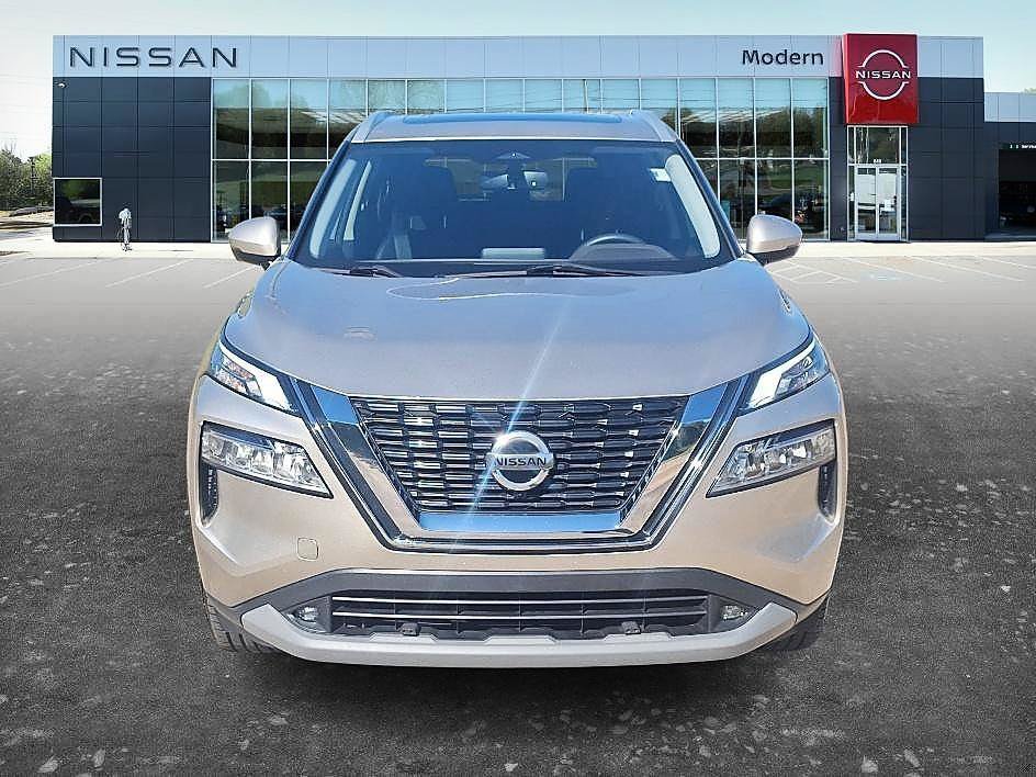 Used 2021 Champagne Silver Metallic Nissan SL image 2