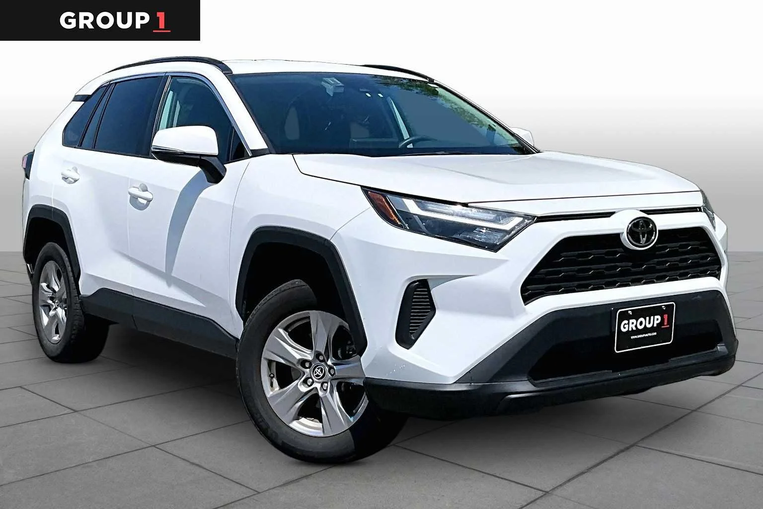 Used 2025 Ice Cap Toyota XLE image 3