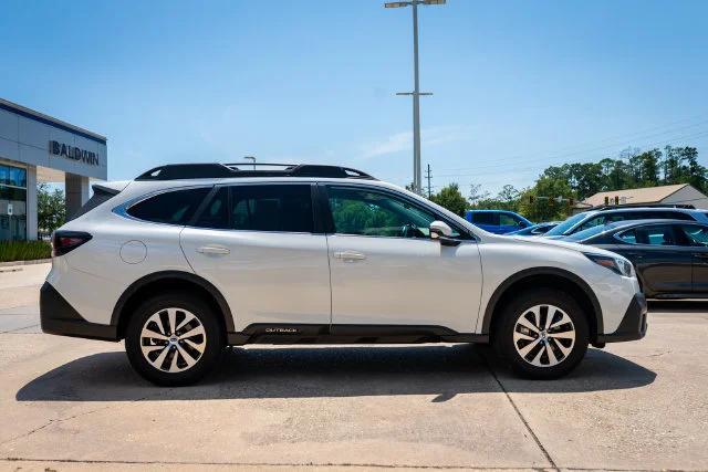 Used 2021 Crystal White Pearl Subaru Premium image 19