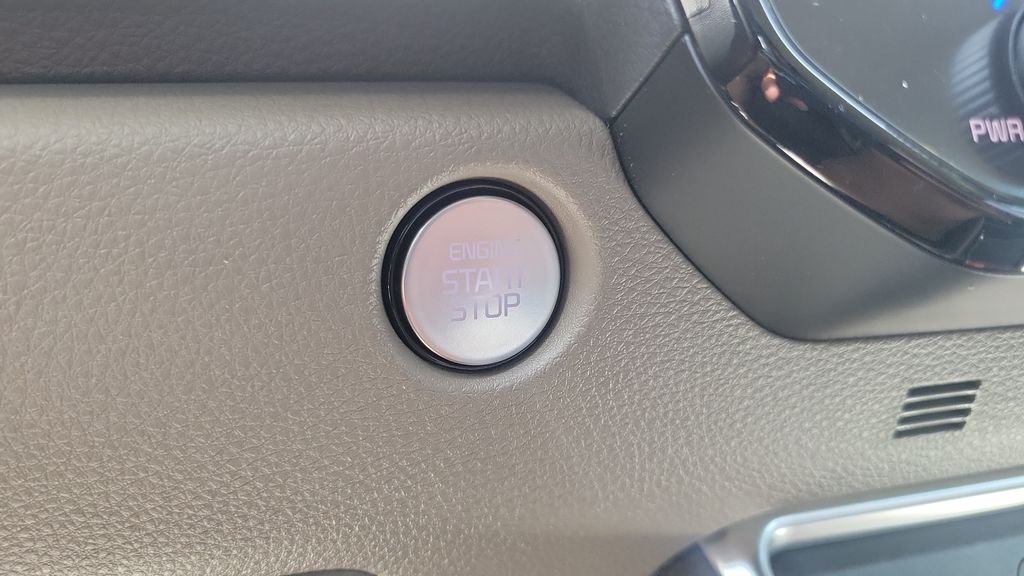 New 2026 Snow White Pearl Kia EX image 22