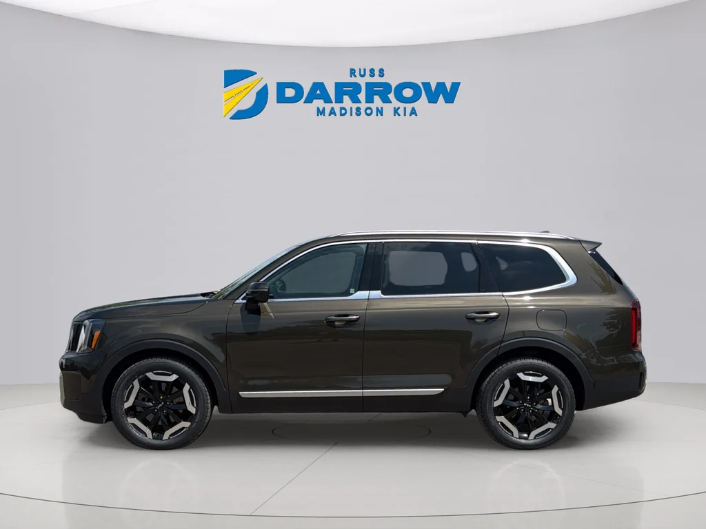 Certified Used 2023 Dark Moss Kia S image 2
