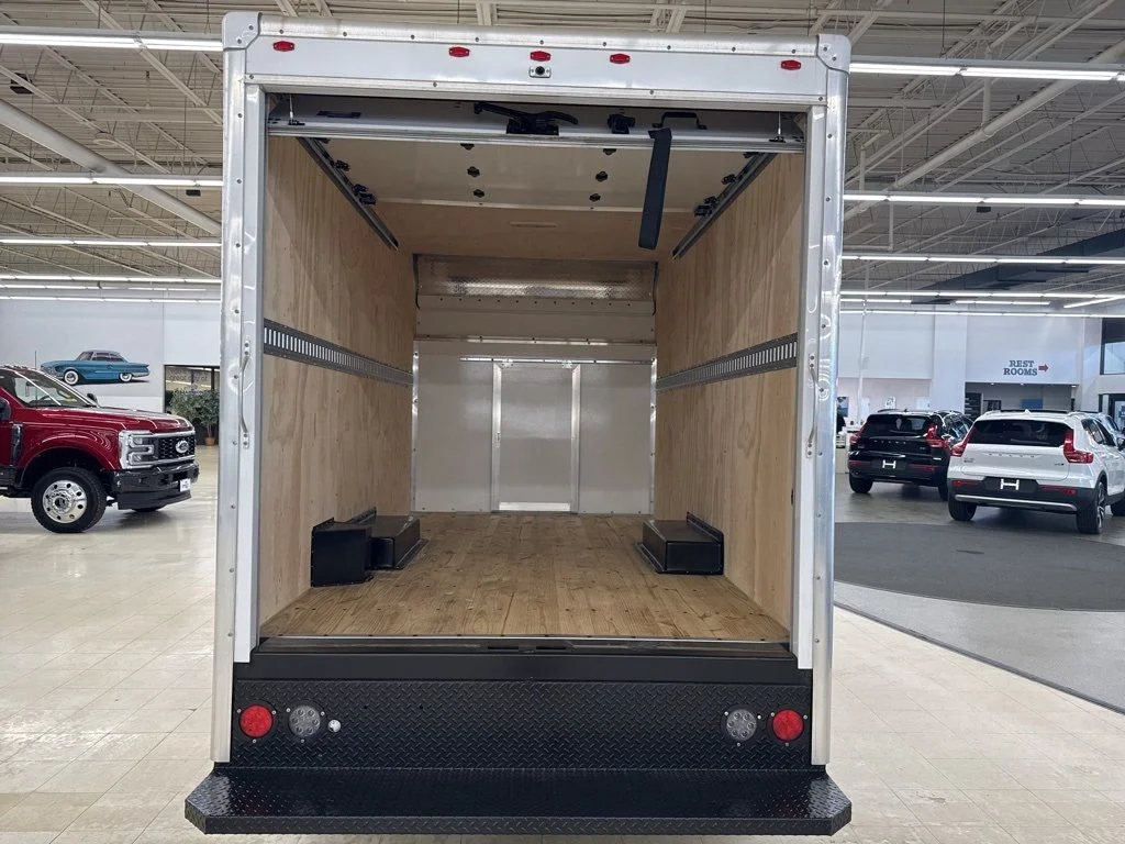 New 2025 Oxford White Ford E-350 SRW image 10