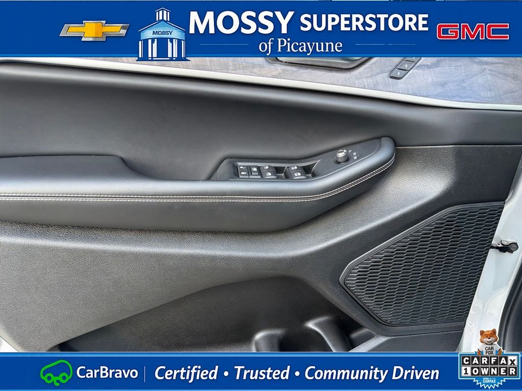 Used 2023 Silver Jeep Limited image 14