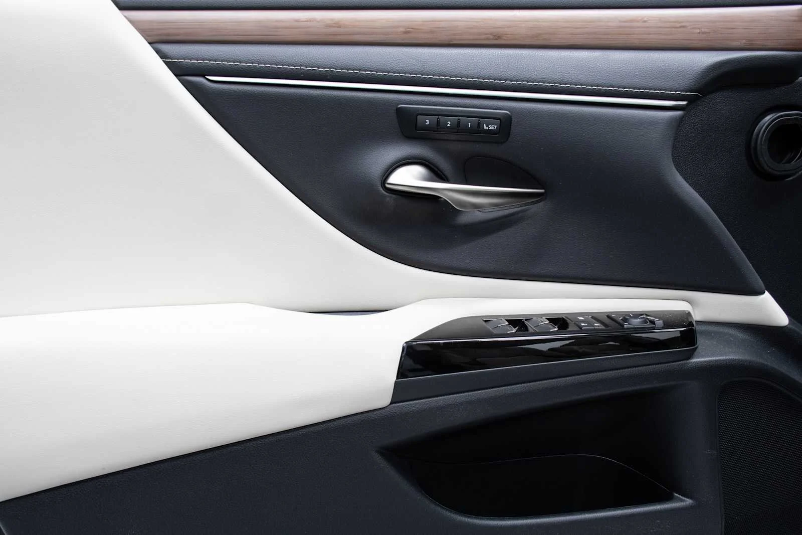 Certified Used 2024 EMINENT WHITE PEARL Lexus  image 18