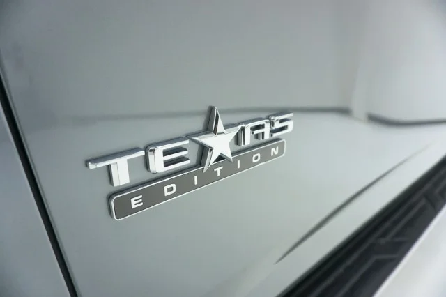 New 2026 Sterling Gray Metallic Chevrolet LT image 17