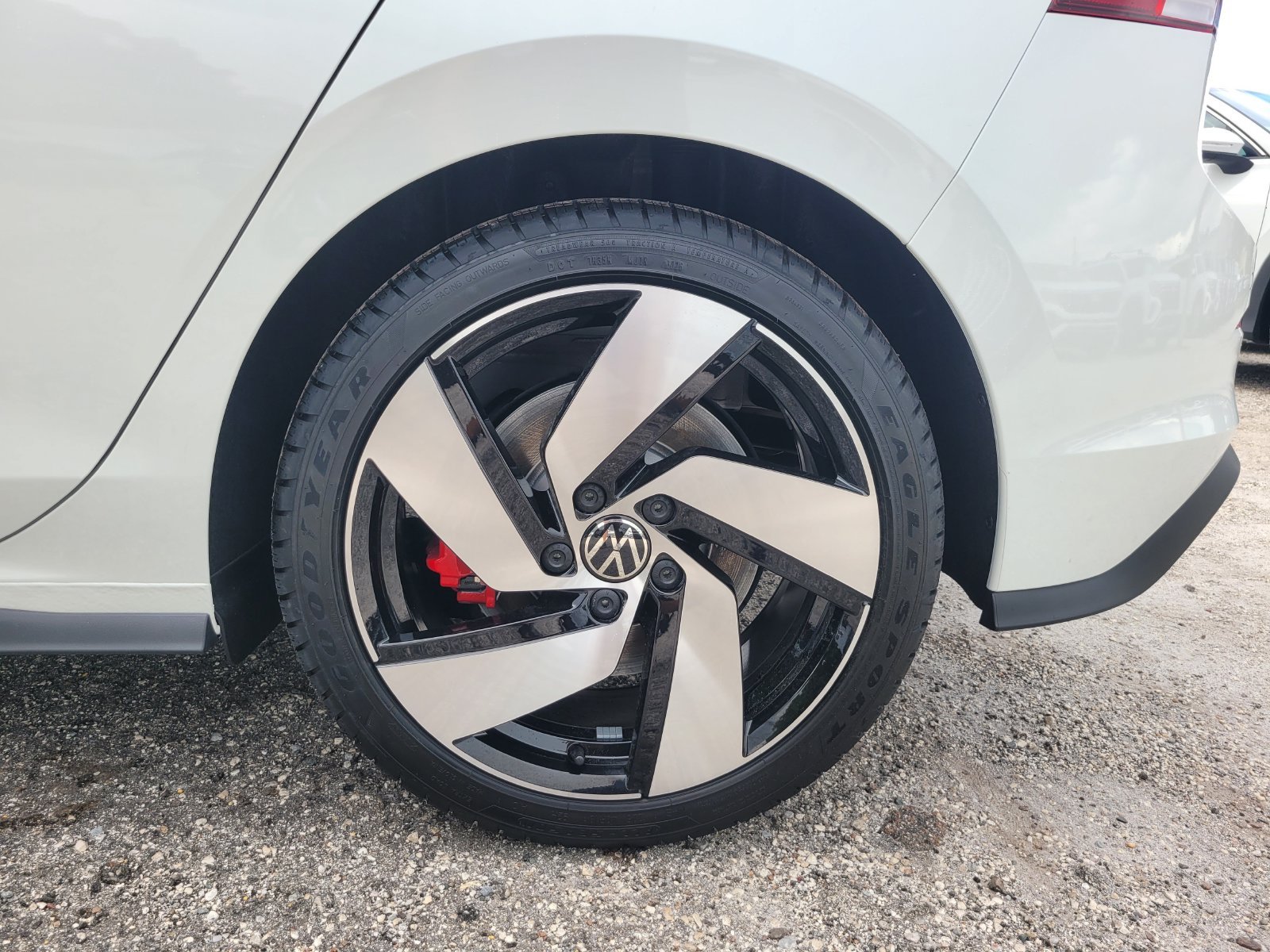 New 2026 Opal White Pearl Volkswagen 2.0T S image 7