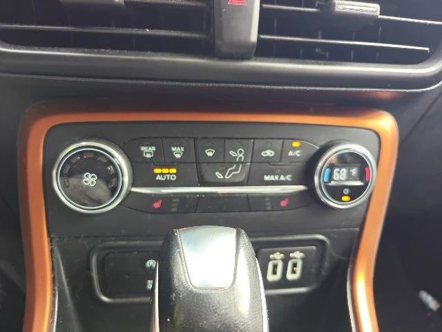 Used 2018 Black Ford SES image 11