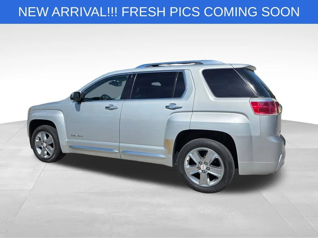 Used 2013 Quicksilver Metallic GMC Denali image 4