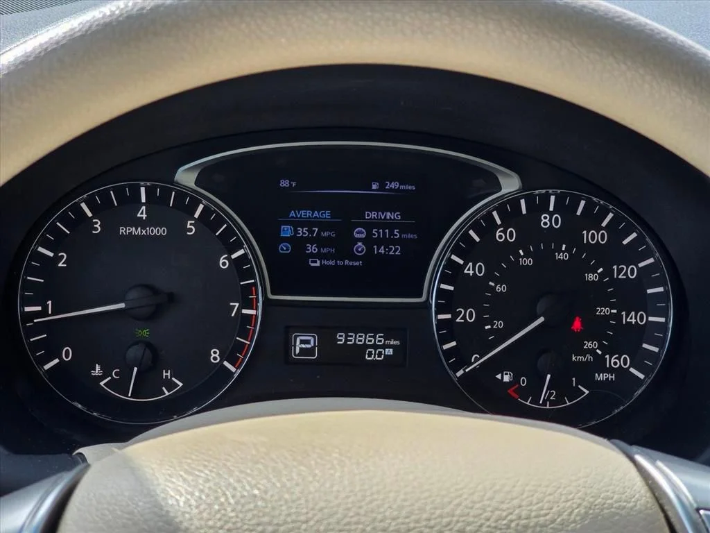 Used 2015 Blue Nissan 2.5 S image 7