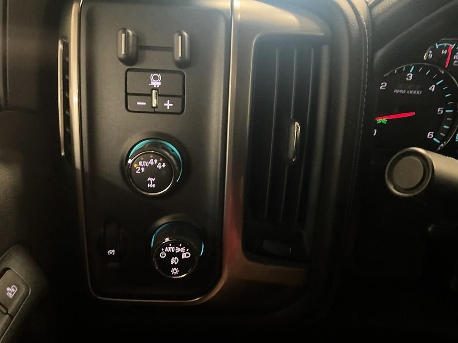Used 2018 Black Chevrolet LTZ image 25