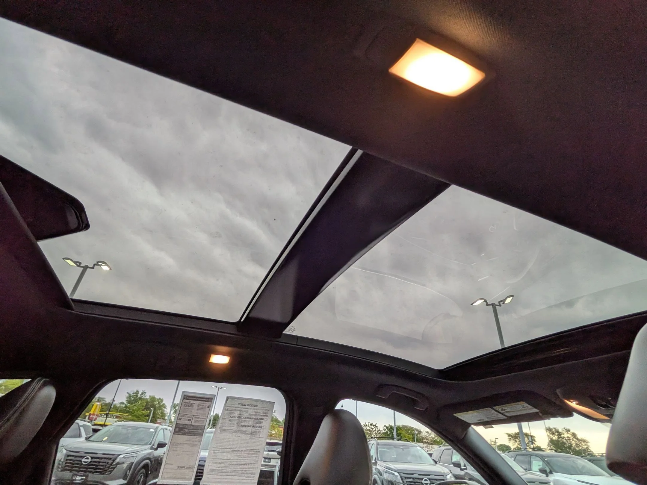 Used 2022 Graphite Shadow INFINITI LUXE image 25