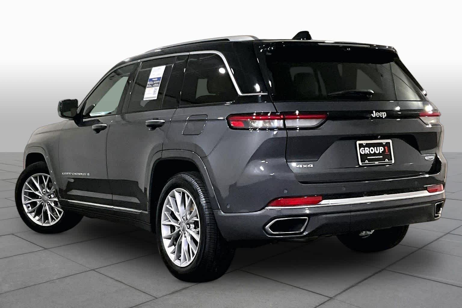 Used 2023 Baltic Gray Metallic Clearcoat Jeep Summit image 11