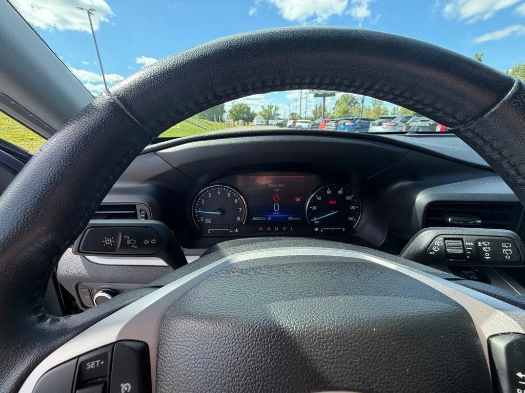 Used 2023 Black Ford XLT image 29