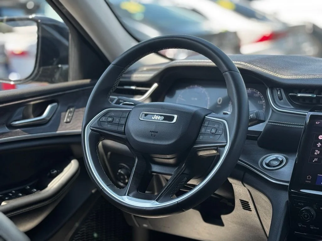 Used 2023 Black Jeep Limited image 23