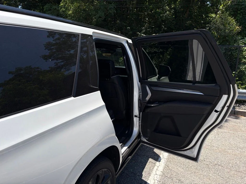 Used 2025 White Cadillac V-Series image 19