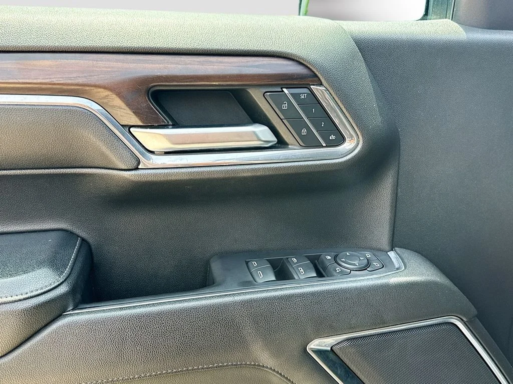2024 GMC Sierra 1500 SLT - Photo 18