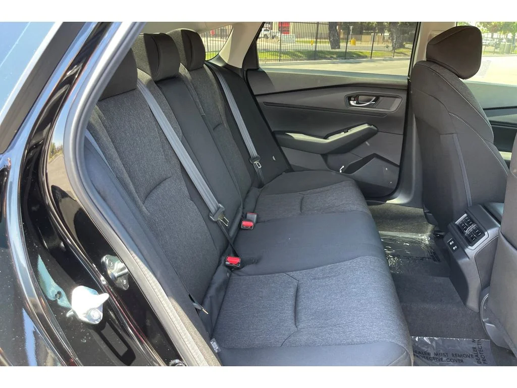 Certified Used 2025 Crystal Black Pearl Honda SE image 17