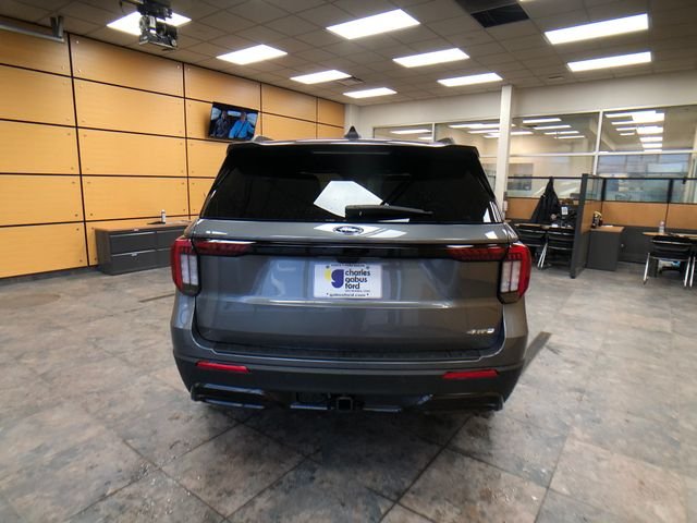 New 2026 Carbonized Gray Metallic Ford ST-Line image 6