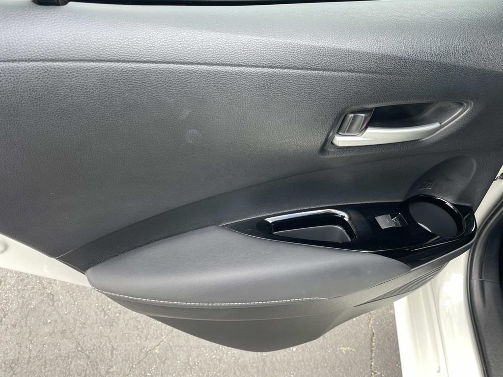 Used 2020 White Toyota SE image 22