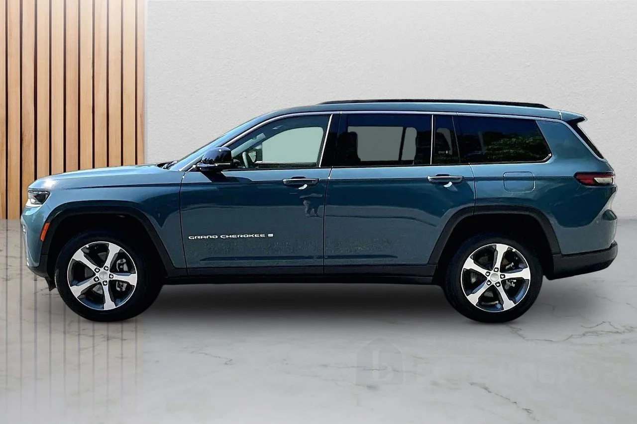 New 2026 Steel Blue Exterior Paint Jeep Limited image 6