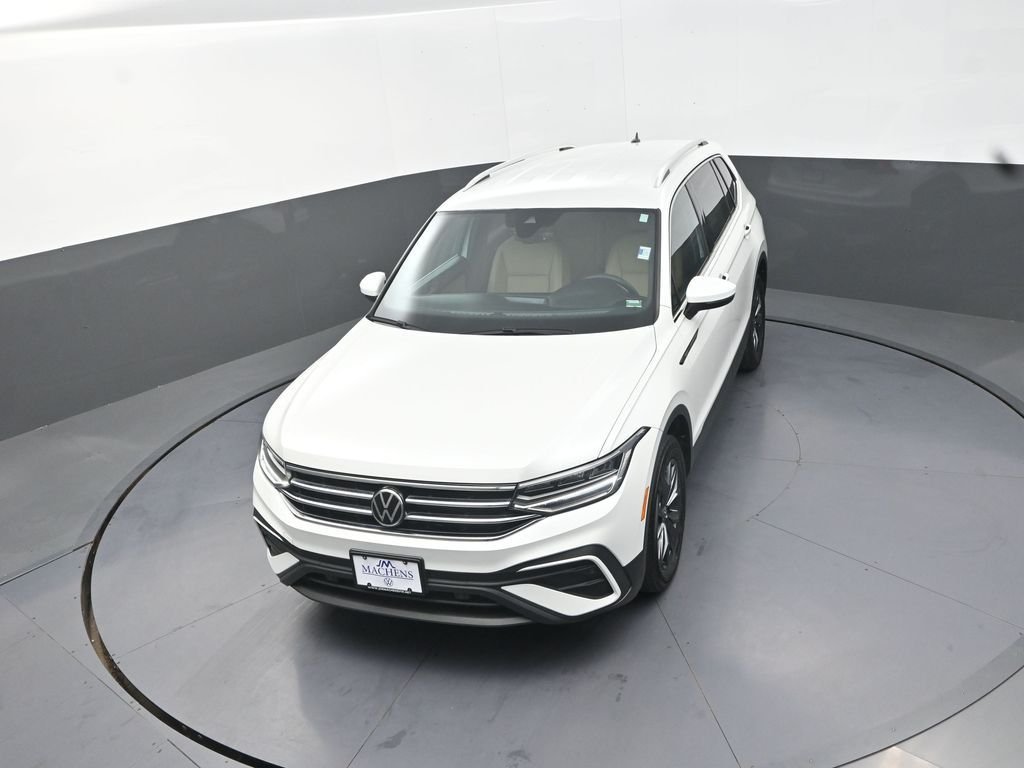 Used 2023 White Volkswagen 2.0T SE image 16