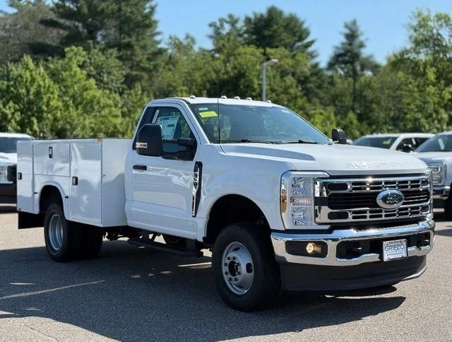 2026 Ford F-350 Super Duty Chassis Cab