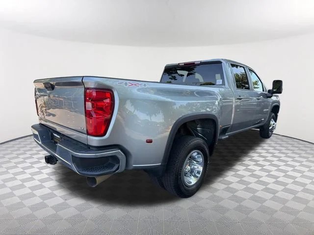 Used 2025 Sterling Gray Metallic Chevrolet LT DRW image 5