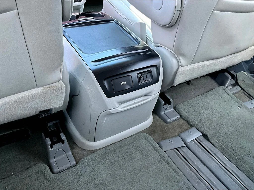 Used 2012 Gray Toyota XLE image 10