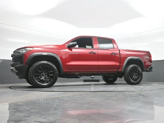 Used 2025 Red Chevrolet Trail Boss image 21