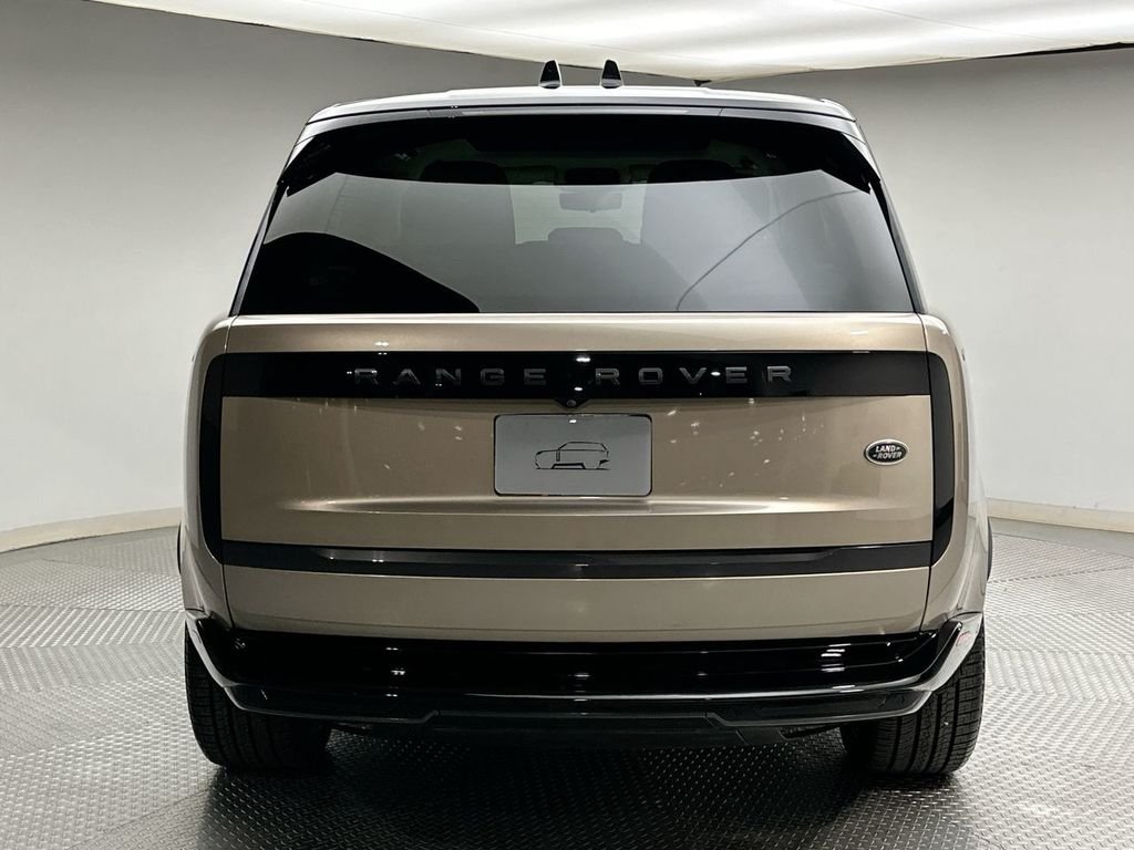 Used 2023 Batumi Gold Premium Metallic Land Rover SE image 12