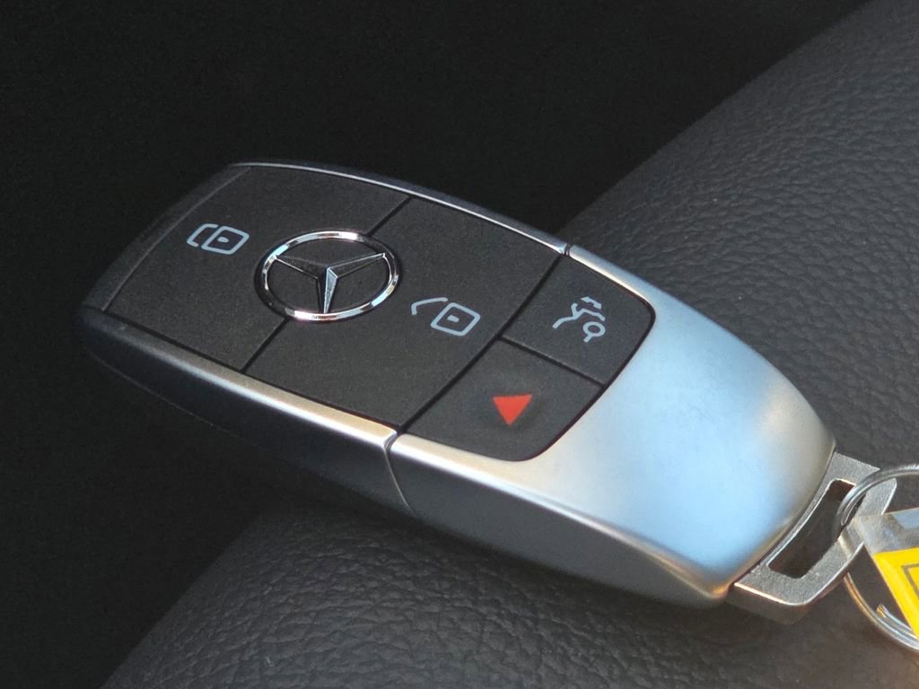 New 2026 Mountain Grey Metallic Mercedes-Benz GLA 250 image 74