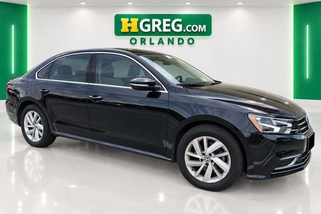 Used 2018 Deep Black Pearl Metallic Volkswagen 2.0T SE image 3