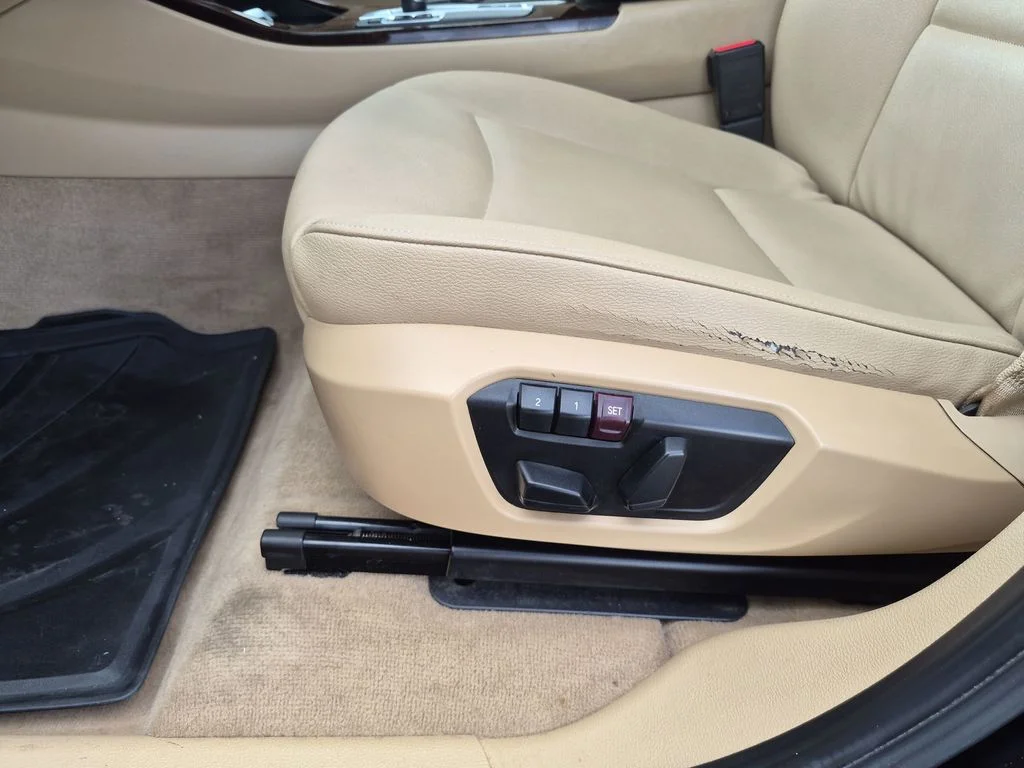 Used 2016 Black BMW sDrive28i image 17