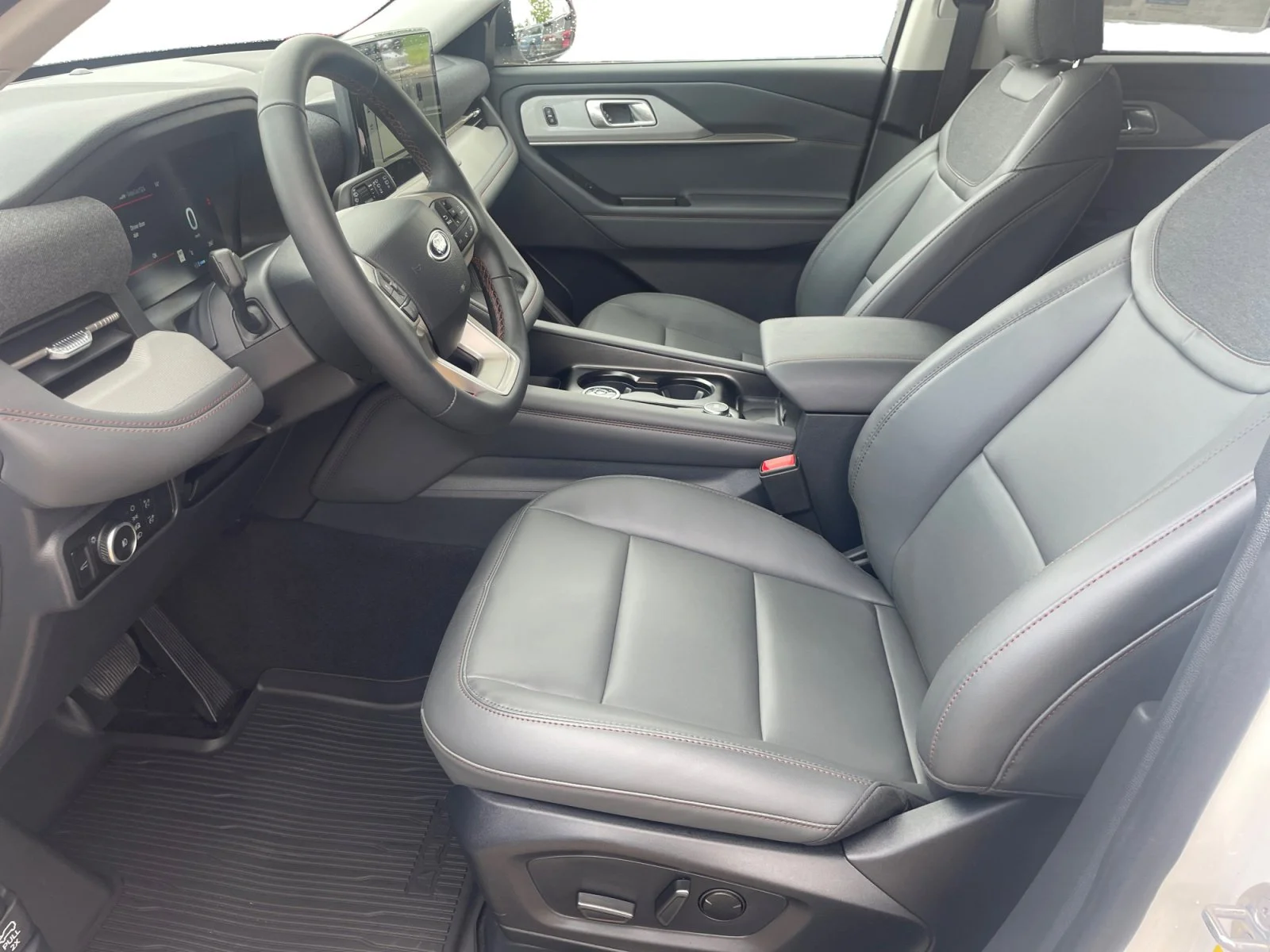 New 2026 Star White Metallic Tri-Coat Ford Active w/200A Pkg image 14