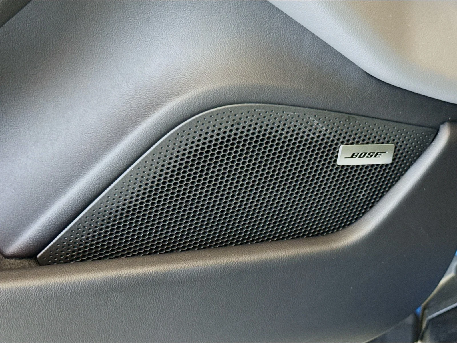 2025 Porsche Taycan Base - Photo 12