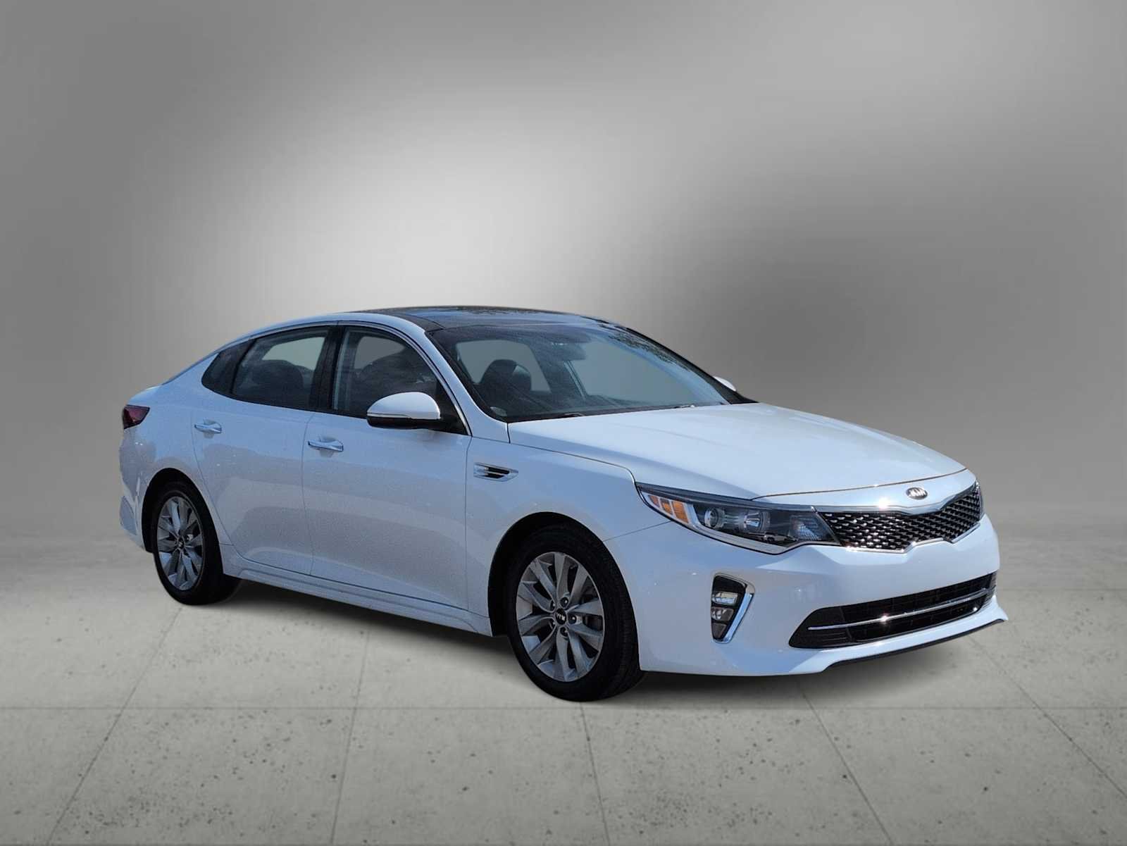 Used 2018 Kia Optima S with VIN 5XXGT4L36JG242388 for sale in Henderson, NV