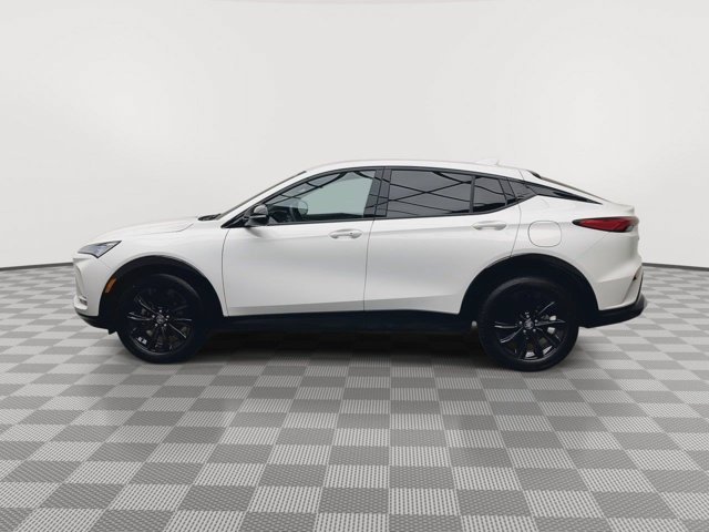 Used 2024 Summit White Buick Sport Touring image 33