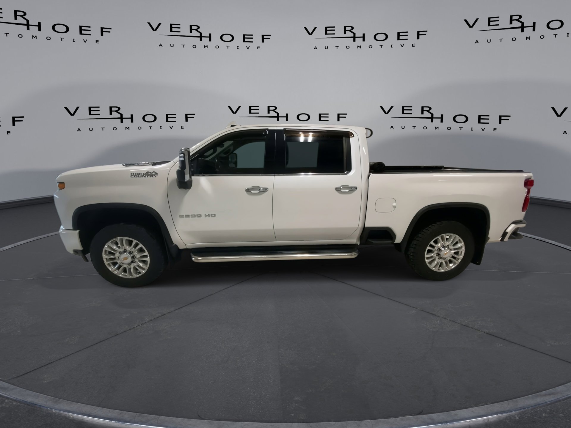 Used 2022 Iridescent Pearl Tricoat Chevrolet High Country image 5